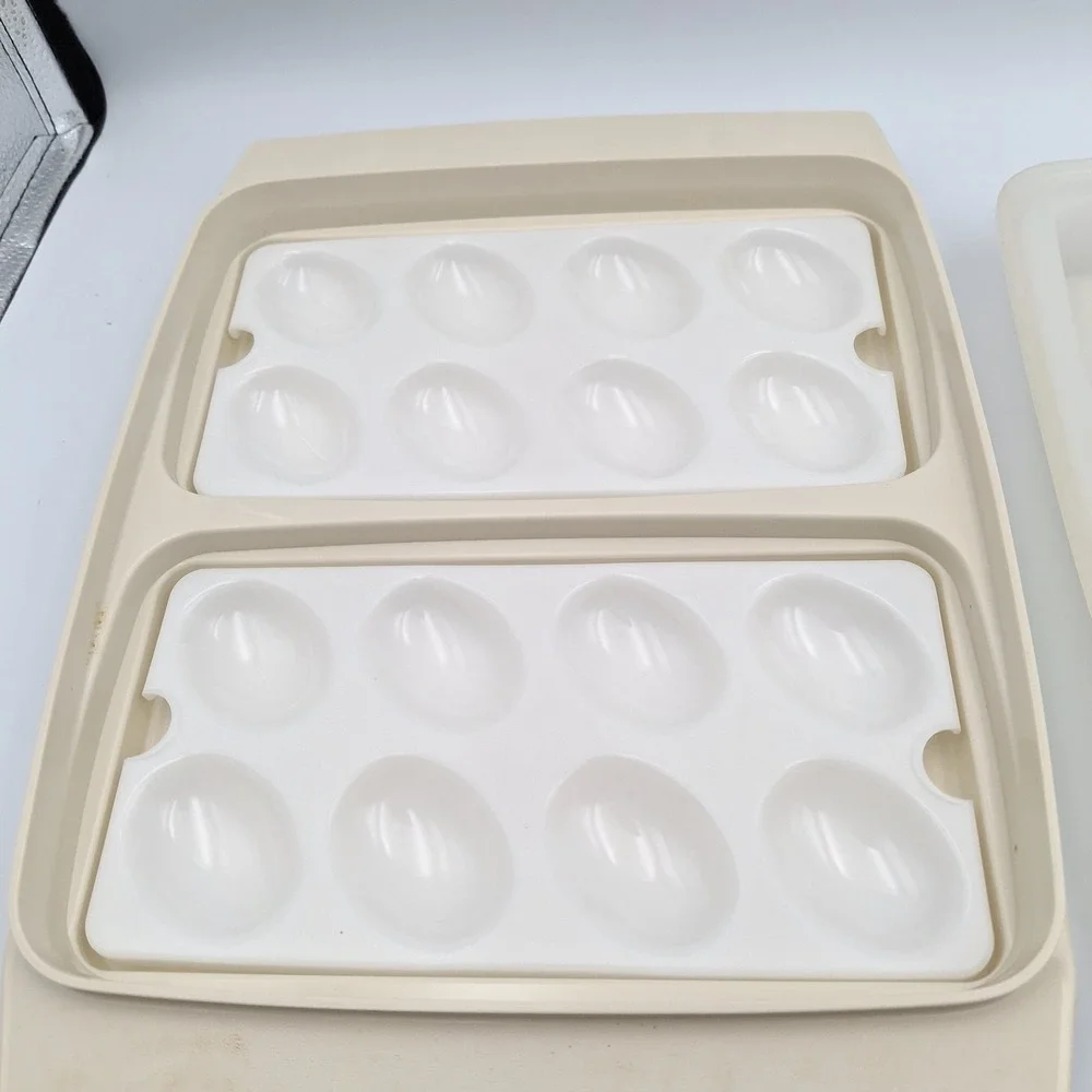 Vintage Tupperware Deviled Egg Keeper Carrier Tray Container Harvest Gold 723-3‎